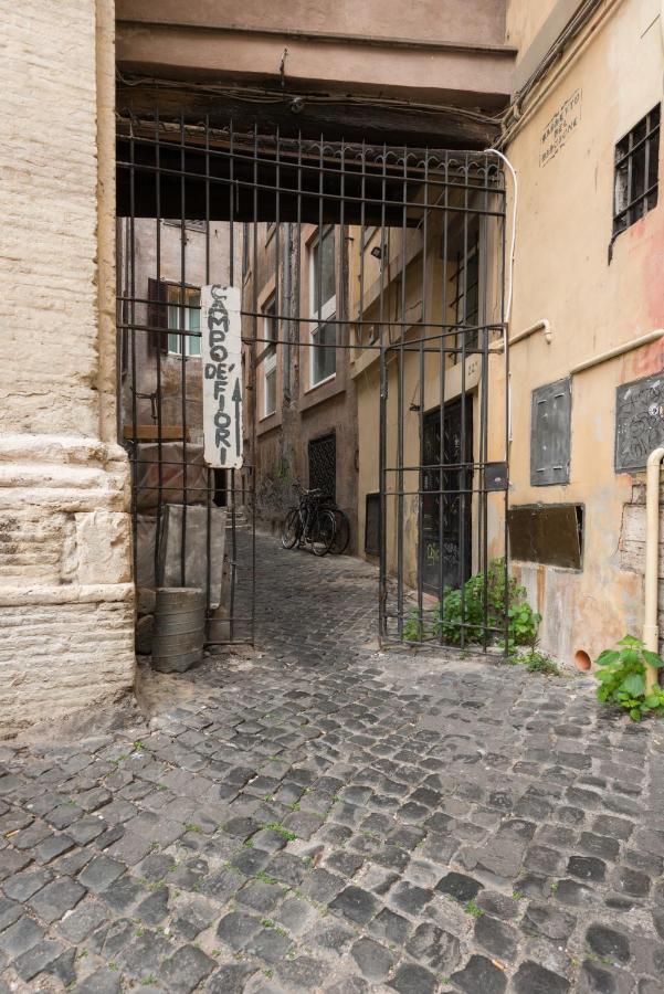 Campo De' Fiori Appartamento Via Di Grotta Pinta Rome Bagian luar foto